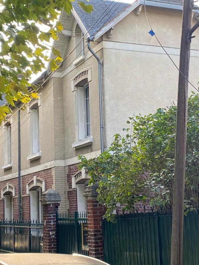 Studio Tt Confort Neuf Et Equipe Apartment Noyon Exterior photo