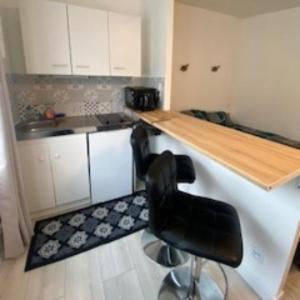 Studio Tt Confort Neuf Et Equipe Apartment Noyon Exterior photo